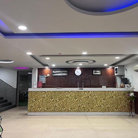 Hotel Belwood Suites - Near New Delhi Airport Экстерьер фото