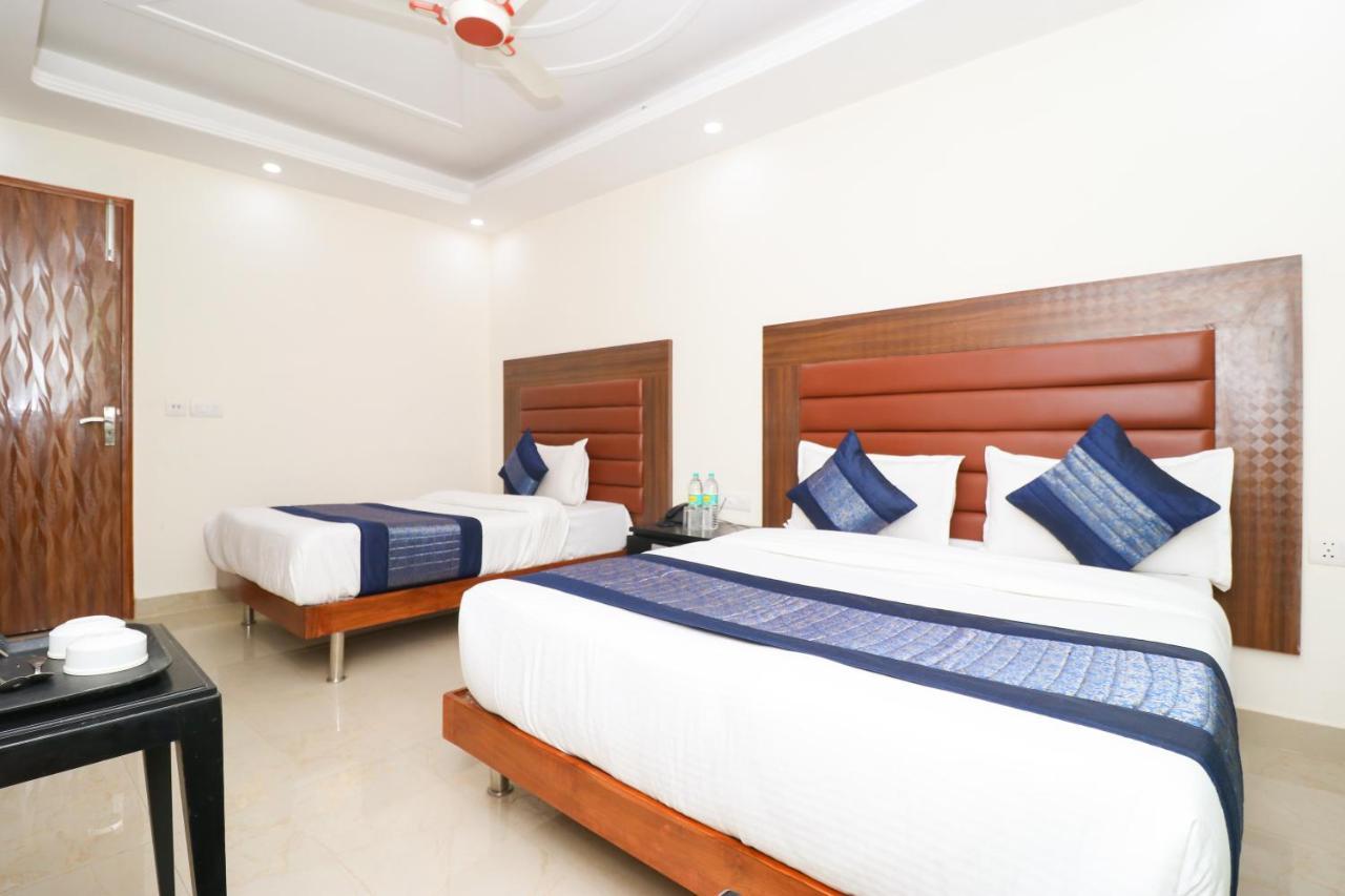 Hotel Belwood Suites - Near New Delhi Airport Экстерьер фото