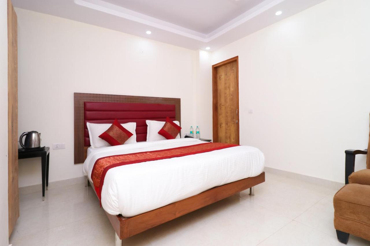Hotel Belwood Suites - Near New Delhi Airport Экстерьер фото