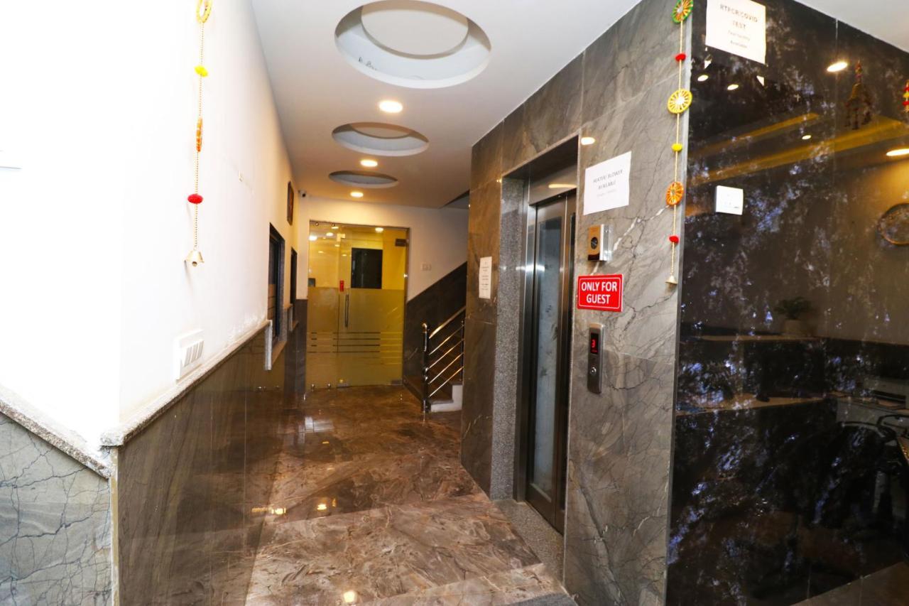 Hotel Belwood Suites - Near New Delhi Airport Экстерьер фото