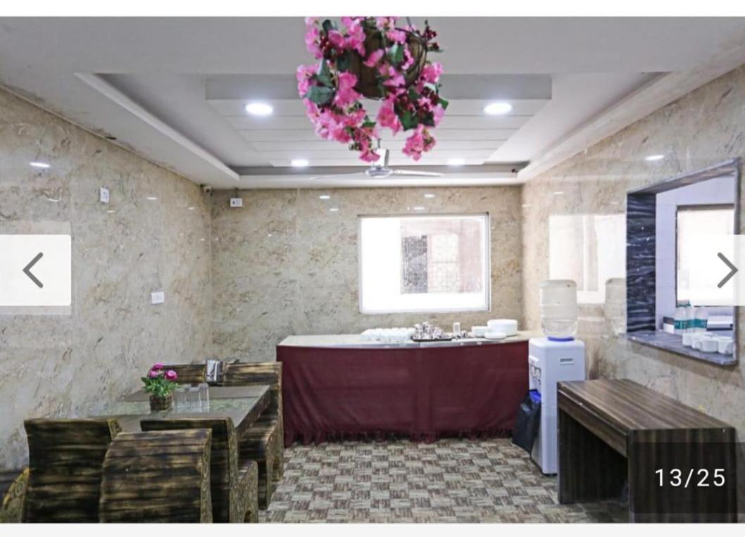 Hotel Belwood Suites - Near New Delhi Airport Экстерьер фото