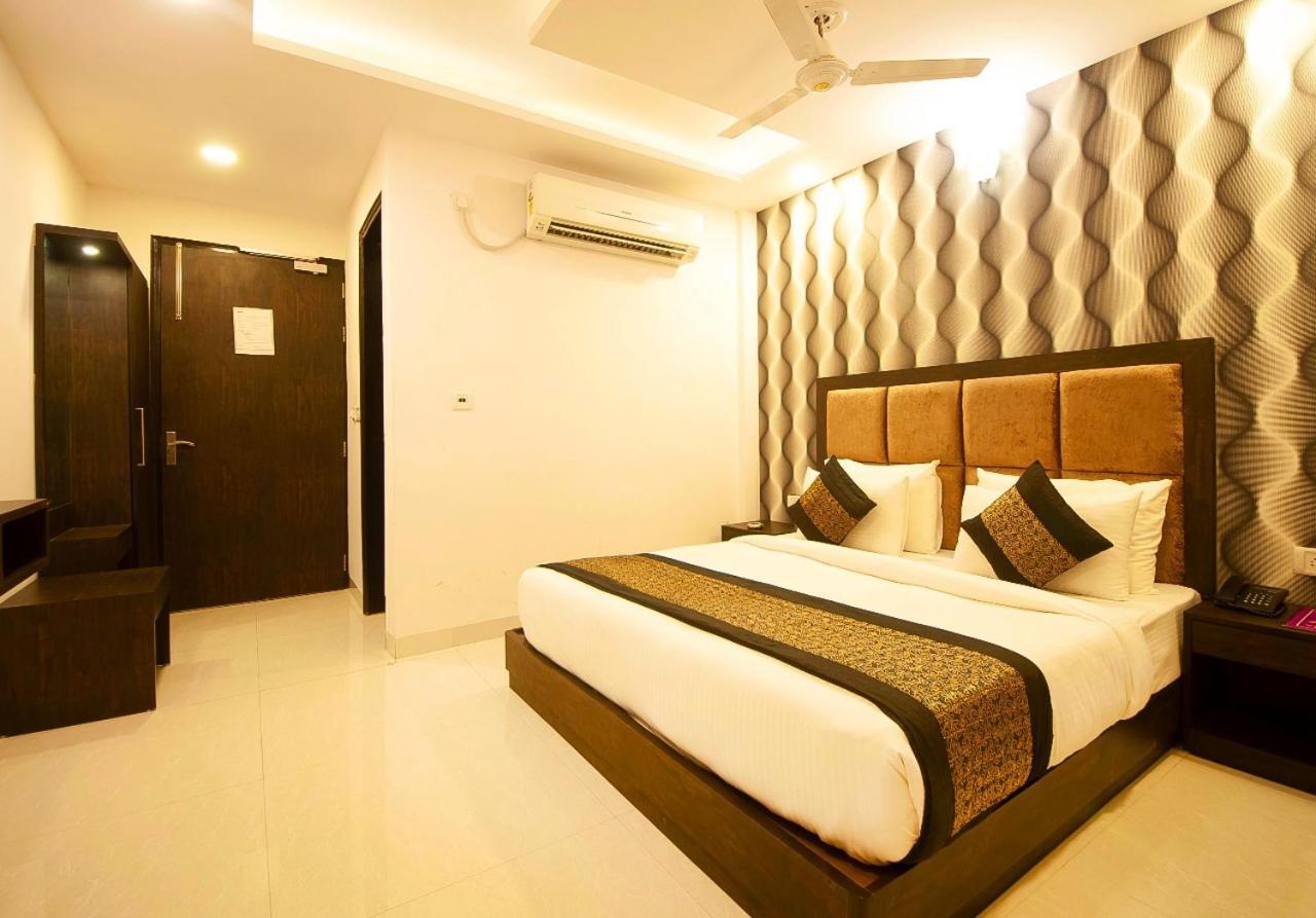 Hotel Belwood Suites - Near New Delhi Airport Экстерьер фото